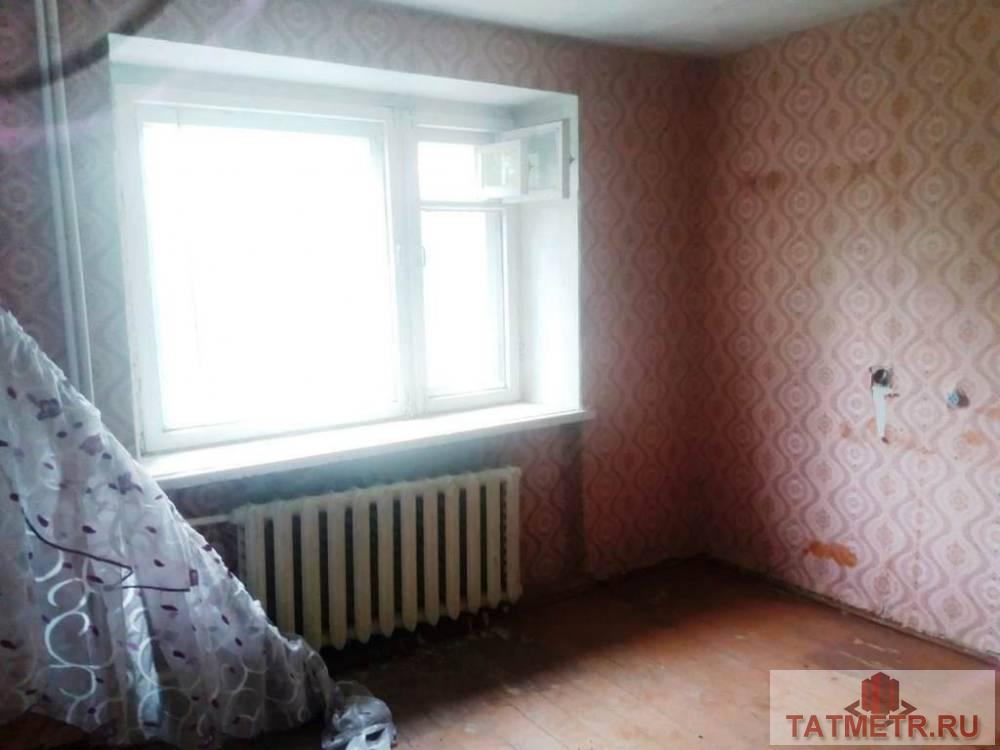 Продается комната на среднем этаже в г. Зеленодольск. В общежитии был капитальный ремонт. Рядом магазины, остановки...