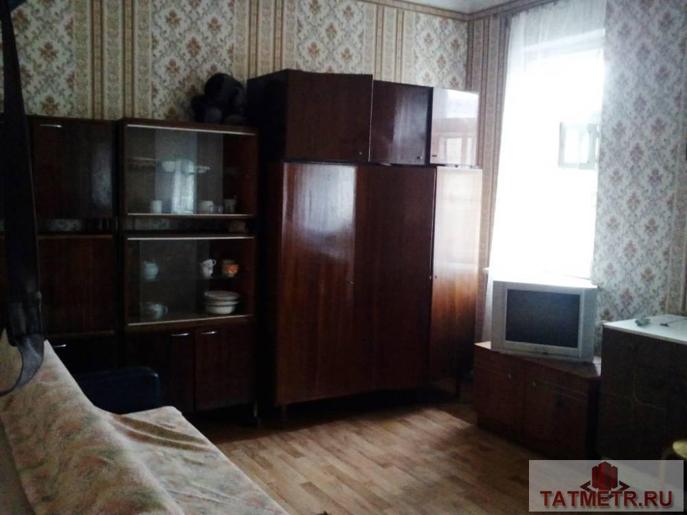 Сдается комната в коммунальной квартире в г. Зеленодольск. В комнате имеется все для проживания: диван, стол, стенка,...