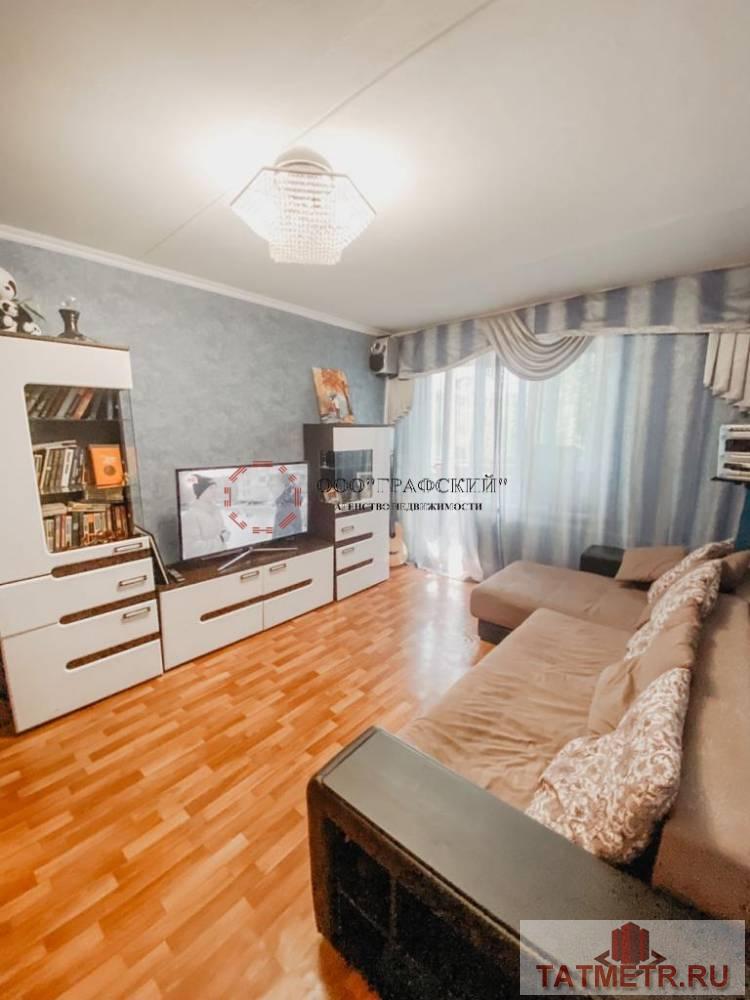 Продаю замечательную двухкомнатную квартиру в сердце Ново-Савиновского района!     Квартира очень светлая и уютная...