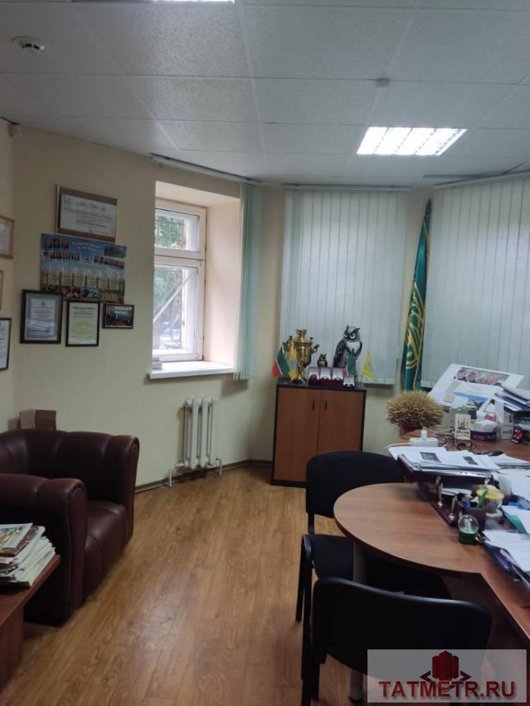 Продается офисное помещение 83.5 кв.м в самом центре Казани в шаговой доступности от Кремля. 4 кабинета. Санузел,... - 12