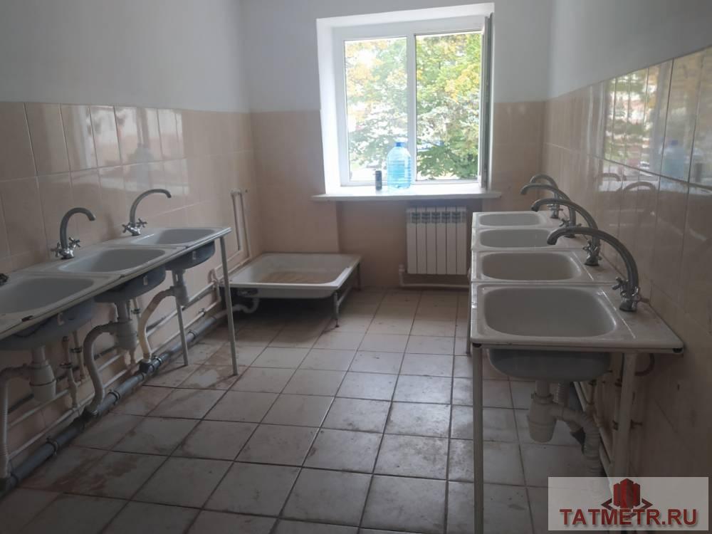 Продается уютная комната в г. Зеленодольск. В комнате выделена своя кухонная зона, санузел на 3 семьи, душевая общая.... - 3