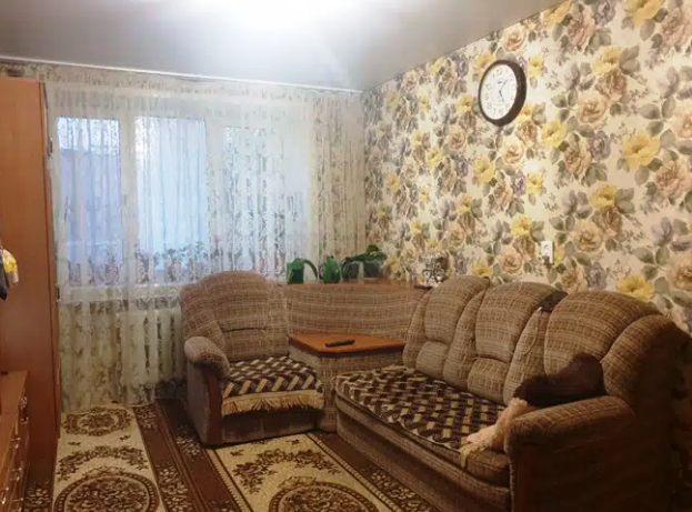 Продается отличная квартира в центре мирного в г. Зеленодольск. Квартира светлая, очень теплая. Одна комната...