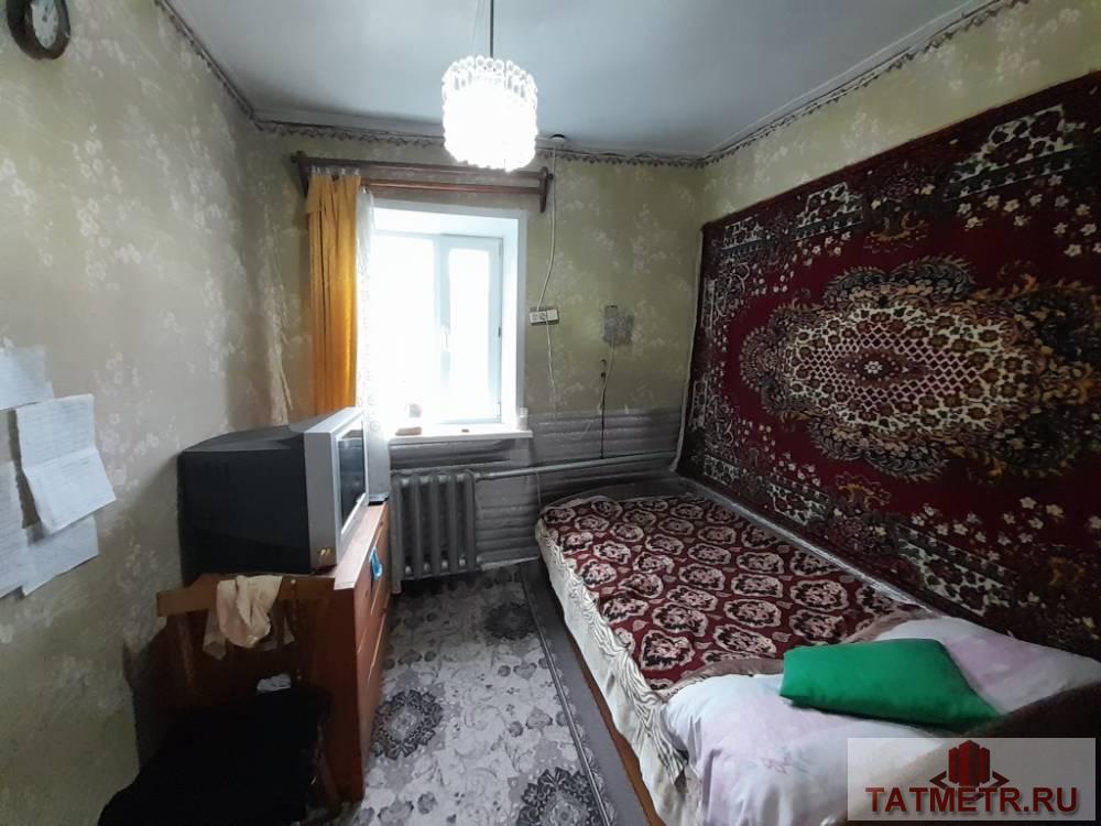 Продаётся дом, построенный из кирпича в г. Зеленодольск. В доме просторный зал с большими окнами, две спальные... - 2