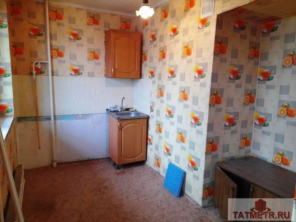 Продается однокомнатная квартира на среднем этаже с лоджией в г. Зеленодольск. На кухне есть ниша для холодильника,... - 1