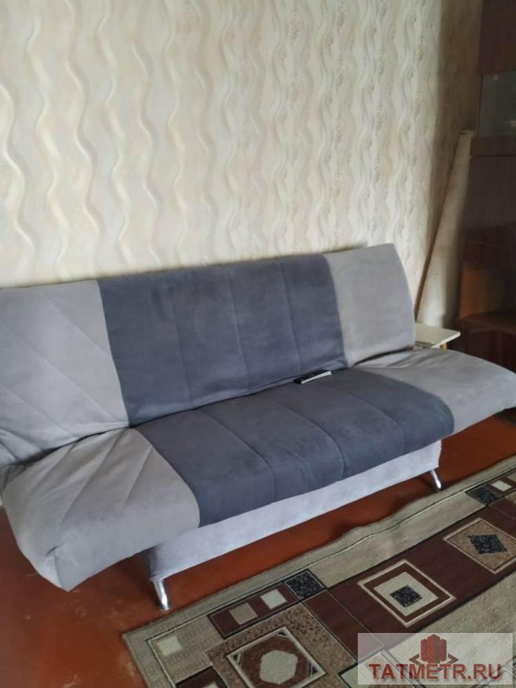 Сдается отличная квартира  в центре города Зеленодольск. В квартире две комнаты, имеется диван, два кресла, шкаф,... - 1