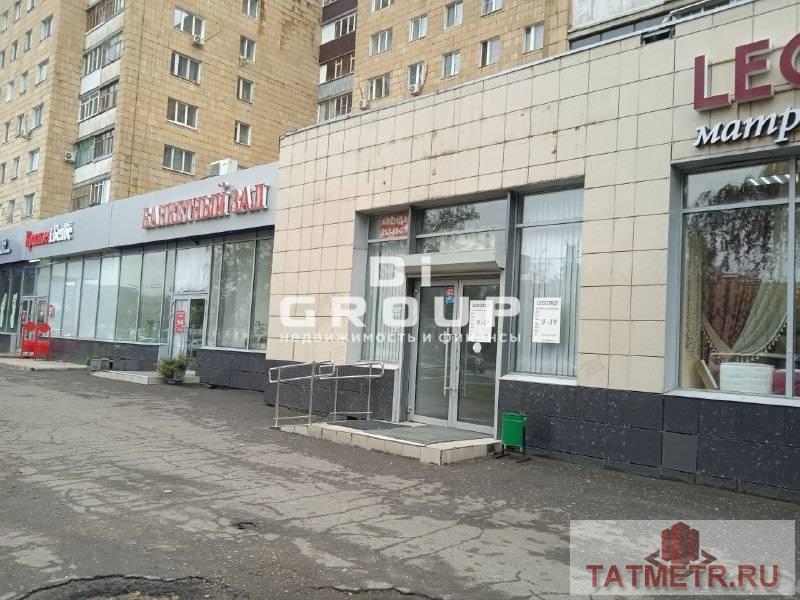 Сдается помещение свободного (торгового) назначения 103,4 м².  Характеристики: — разделено на 2 помещения, подсобка и...